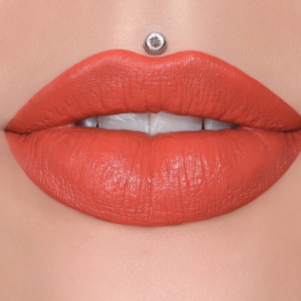 NIB❤️‍🔥"Kumquat" Jeffree Star Velvet Trap Lipstick💄 SOLD OUT Shade!